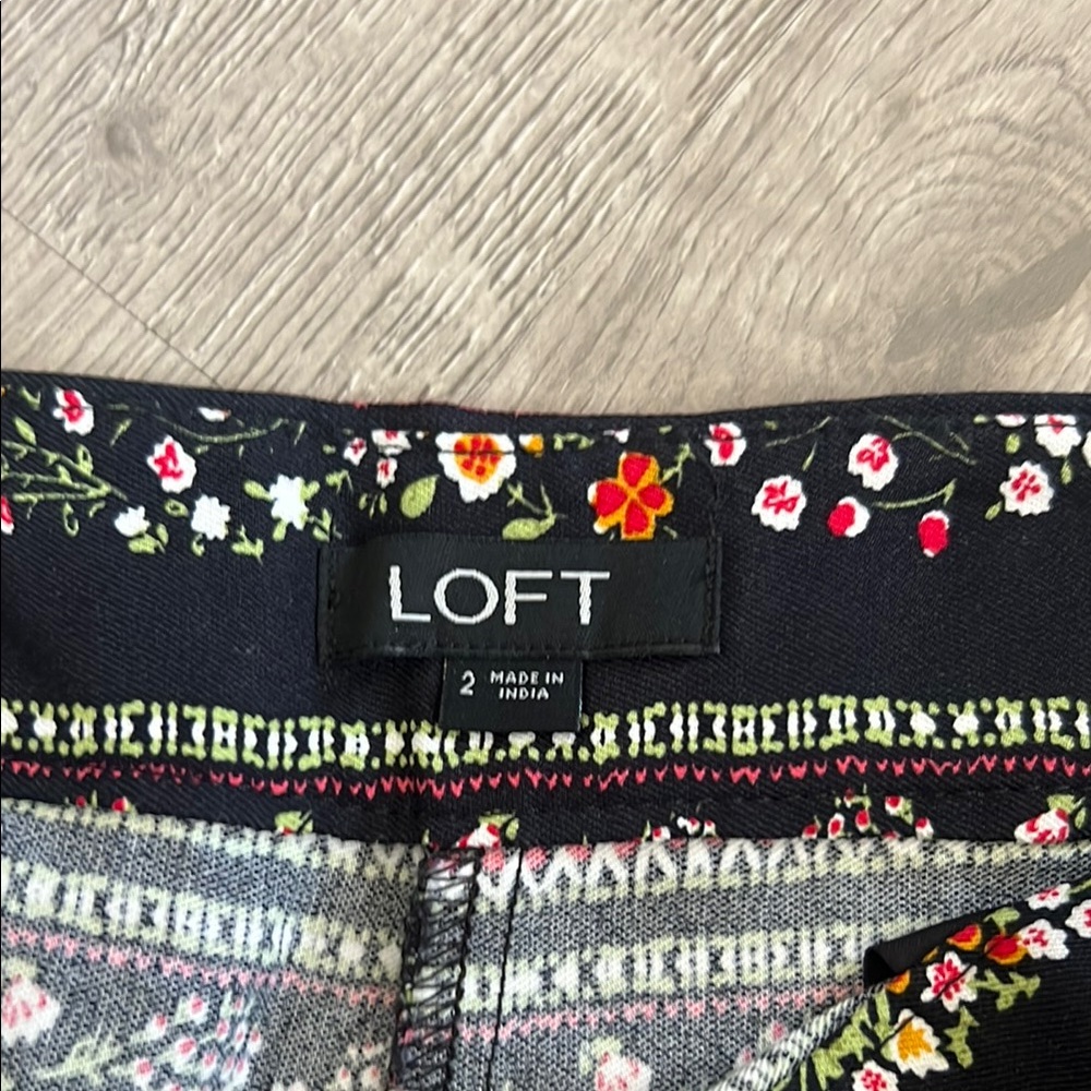 Floral Patterned Ruffle Shorts - Picture 5 of 7